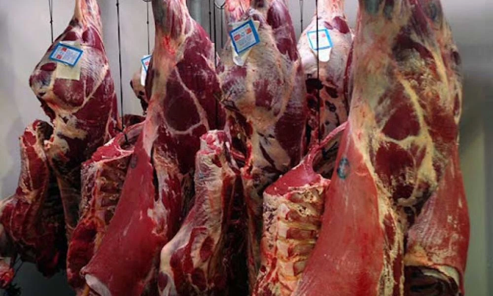Αγγλία: Οι εισαγωγές κρέατος κινδυνεύουν εξαιτίας των νέων συνοριακών κανόνων και της έλλειψης κτηνιάτρων στην ΕΕ